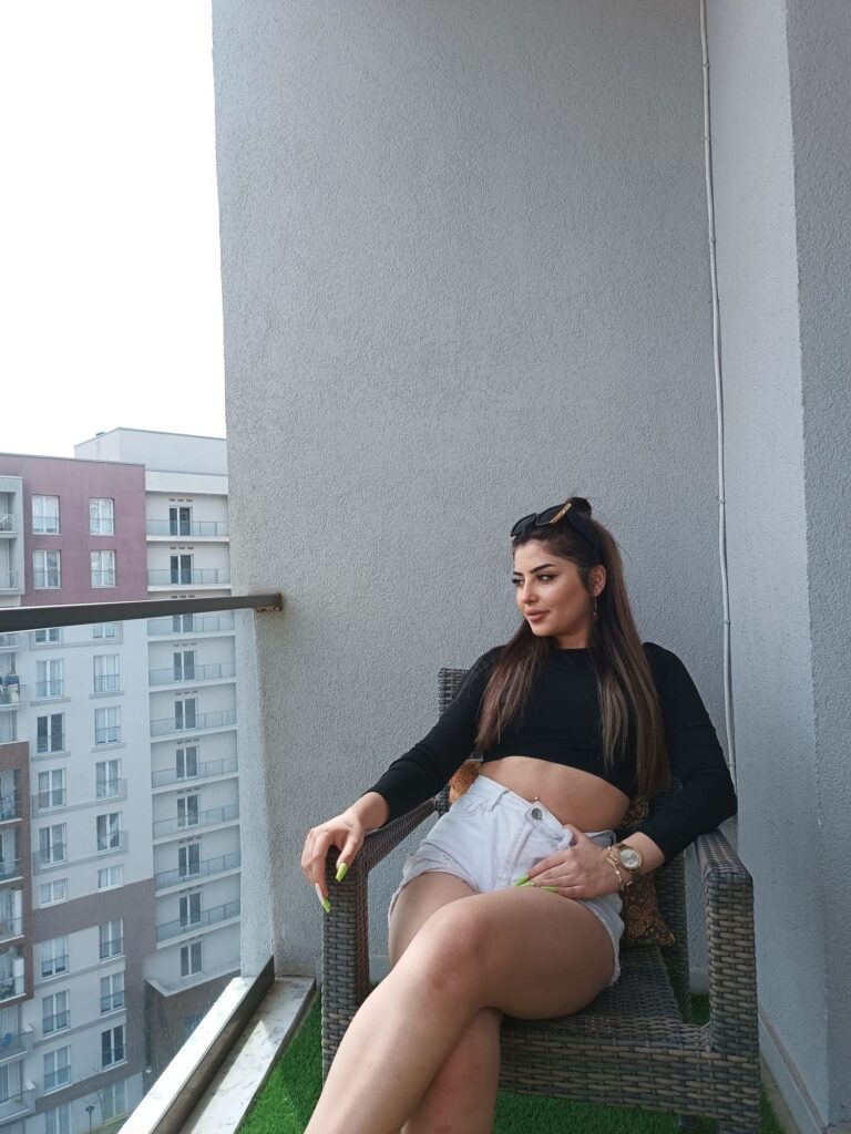 cayirova escort zara